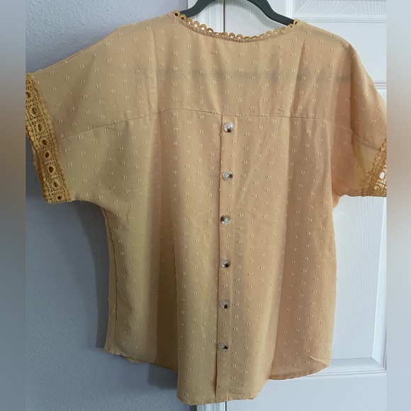 Golden eyelet summery top with details size medium - Picture 5 of 6